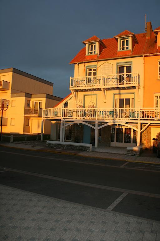 Villa Tremail - La Plage Au Pied De Votre Chambre Wimereux Exterior photo